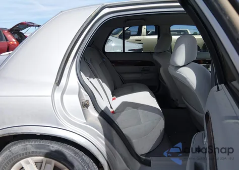 2005 Mercury Grand Marquis Gs z USA, uszkodzony, nr VIN 2MEFM74W75X611382